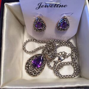 Jeweline necklace and earrings